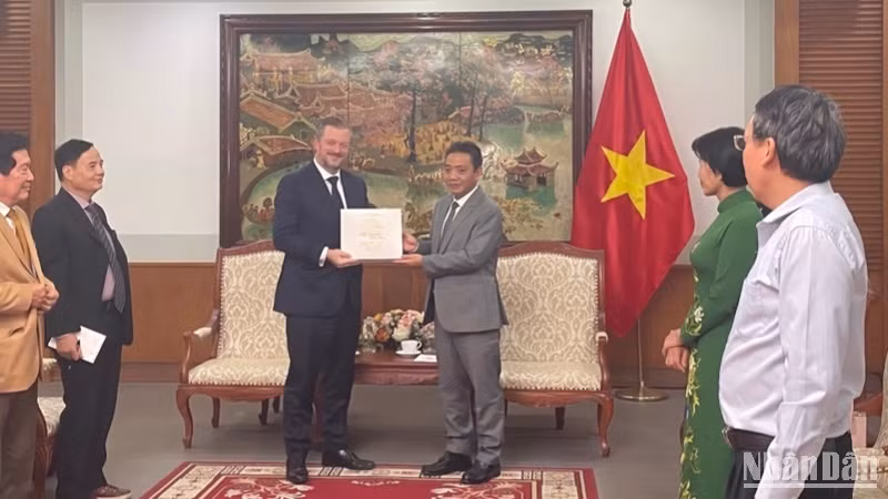 IPC sẵn sàng đồng hành hỗ trợ phong trào thể thao cho người khuyết tật Việt Nam.
