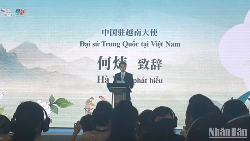 Đại sứ Trung Quốc tại Việt Nam Hà Vĩ phát biểu.