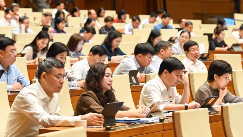 Quốc hội thảo luận tại hội trường về dự án Luật Việc làm (sửa đổi). (Ảnh: BÙI GIANG) Quốc hội thảo luận tại hội trường về dự án Luật Việc làm (sửa đổi). (Ảnh: BÙI GIANG)