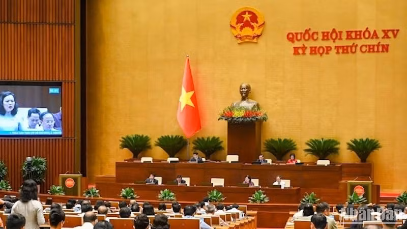 Quốc hội thảo luận ở hội trường. (Ảnh: BÙI GIANG)