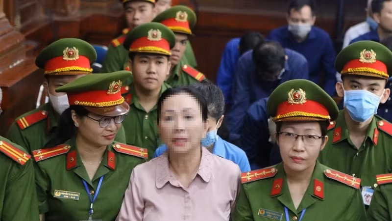 Phiên toà xét xử vụ án xảy ra tại Tập đoàn Vạn Thịnh Phát, Ngân hàng SCB và các đơn vị liên quan. (Ảnh: Thanh Vũ/TTXVN).