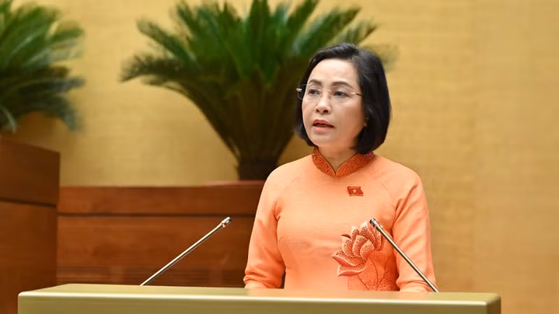 Phó Chủ tịch Quốc hội Nguyễn Thị Thanh trình bày Tờ trình về việc rút ngắn nhiệm kỳ Quốc hội khoá XV và Hội đồng nhân dân các cấp nhiệm kỳ 2021-2026; Tờ trình về ngày bầu cử toàn quốc đối với bầu cử đại biểu Quốc hội khoá XVI và đại biểu Hội đồng nhân dân các cấp nhiệm kỳ 2026-2031. (Ảnh: THUỶ NGUYÊN) Phó Chủ tịch Quốc hội Nguyễn Thị Thanh trình bày Tờ trình về việc rút ngắn nhiệm kỳ Quốc hội khoá XV và Hội đồng nhân dân các cấp nhiệm kỳ 2021-2026; Tờ trình về ngày bầu cử toàn quốc đối với bầu cử đại biểu Quốc hội khoá XVI và đại biểu Hội đồng nhân dân các cấp nhiệm kỳ 2026-2031. (Ảnh: THUỶ NGUYÊN)