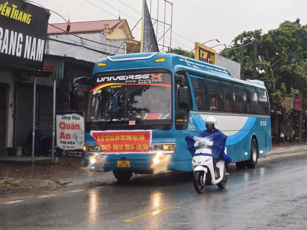 Lũ sông Thao vượt mức lịch sử, nước sông Hồng dâng cao ảnh hưởng một số vùng ở Hà Nội ảnh 28