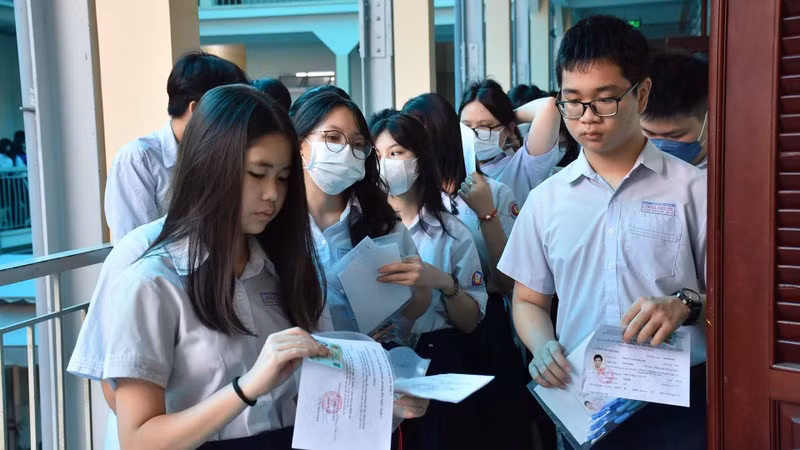 Học sinh Thành phố Hồ Chí Minh tại kỳ thi tuyển sinh lớp 10 công lập năm học 2023-2024, tháng 6/2023. (Ảnh: Thế Anh)