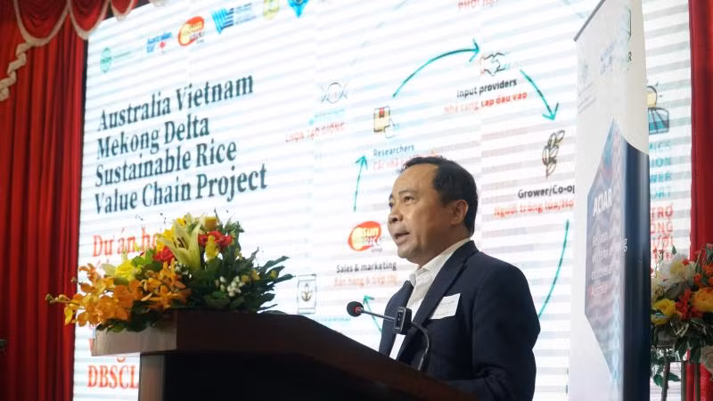 PGS, TS Vũ Hải Quân, Ủy viên T.Ư Đảng, Giám đốc Đại học Quốc gia TP Hồ Chí Minh phát biểu tại buổi lễ.