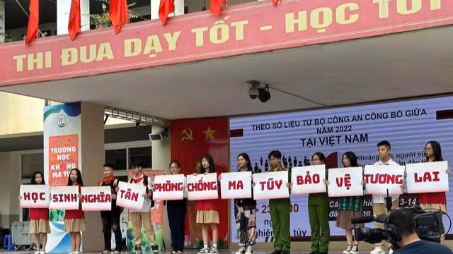 Học sinh Trường trung học cơ sở Nghĩa Tân (quận Cầu Giấy, Hà Nội) tham gia cuộc thi “Trường học không ma túy”. (Ảnh: HUY HÀ)