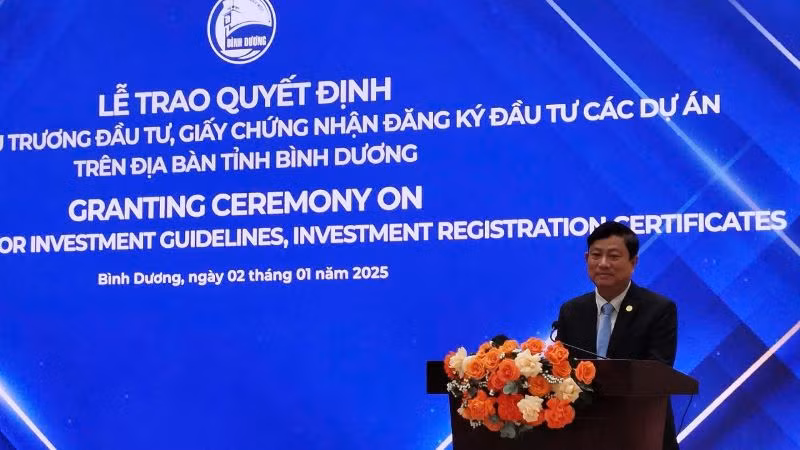 Phó Bí thư Tỉnh ủy, Chủ tịch Ủy ban nhân dân tỉnh Bình Dương Võ Văn Minh phát biểu ý kiến tại buổi lễ.