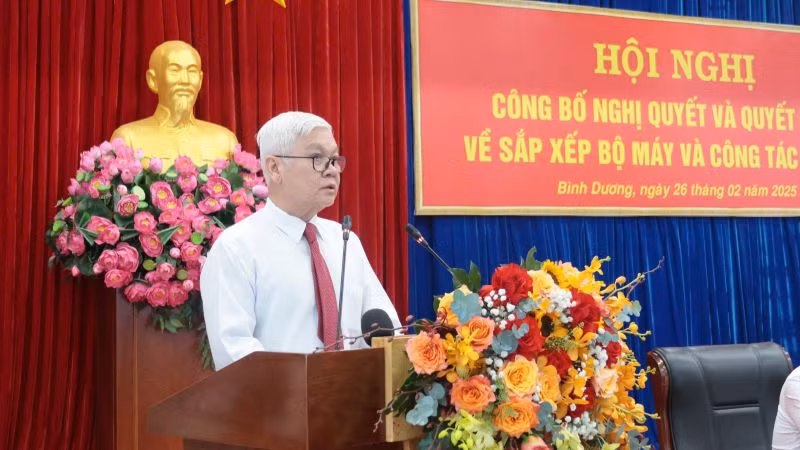 Bí thư Tỉnh ủy Bình Dương Nguyễn Văn Lợi phát biểu ý kiến tại hội nghị. Bí thư Tỉnh ủy Bình Dương Nguyễn Văn Lợi phát biểu ý kiến tại hội nghị.