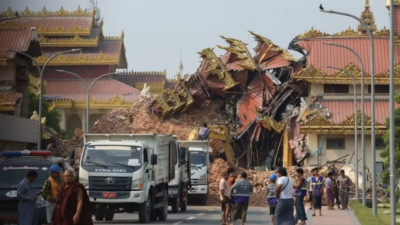 Một công trình bị phá hủy sau động đất ở Mandalay, Myanmar. (Ảnh: Tân Hoa xã)