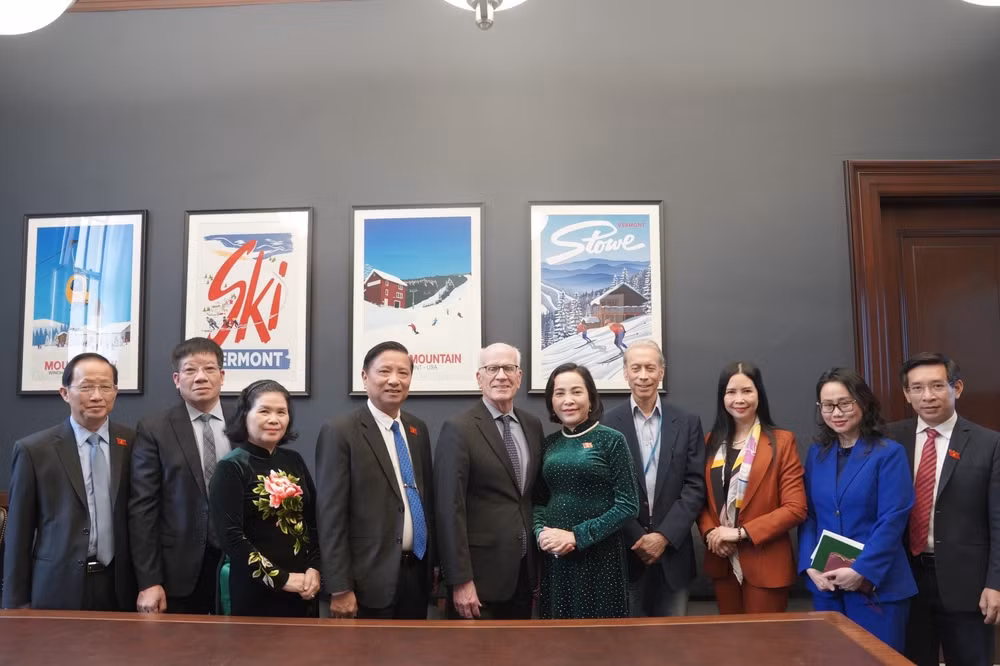 Phó Chủ tịch Quốc hội Nguyễn Thị Thanh gặp Thượng nghị sĩ Peter Welch.