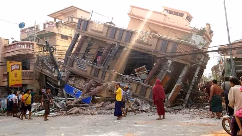 Toà nhà sụp đổ do trận động đất ở Mandalay, Myanmar (Ảnh: UNICEF)