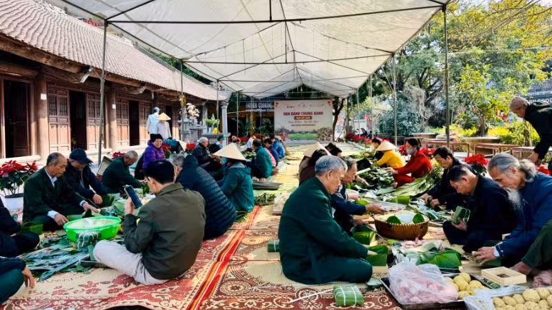 Chương trình “Vạn bánh chưng xanh - Hương Tết xưa thắm tình người - Tam Cốc 2025” nhằm phát huy truyền thống văn hóa gói bánh chưng trong dịp Tết Nguyên đán của dân tộc.