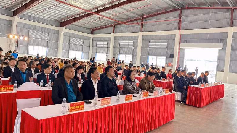 Các đại biểu tham dự chương trình.