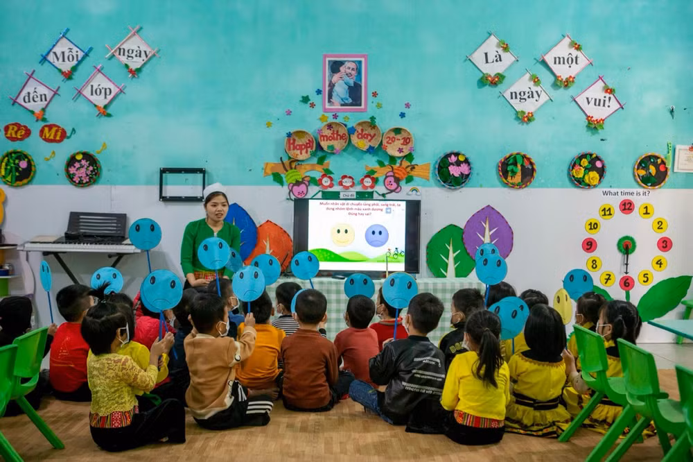 Giờ dạy của cô giáo Bùi Thị Hiền, Phó Hiệu trưởng Trường mầm non Vĩnh Tiến.
