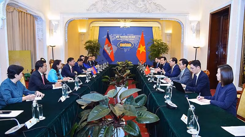 Việt Nam và Campuchia duy trì thường xuyên trao đổi đoàn các cấp. (Ảnh BỘ NGOẠI GIAO)