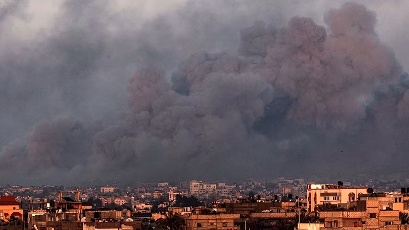 Khói lửa chiến tranh bao trùm Dải Gaza.