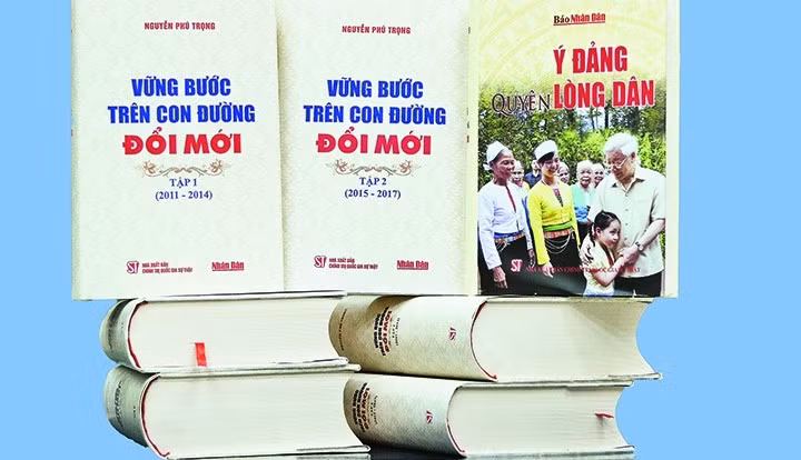 Bộ sách "Vững bước trên con đường đổi mới" của Tổng Bí thư Nguyễn Phú Trọng.