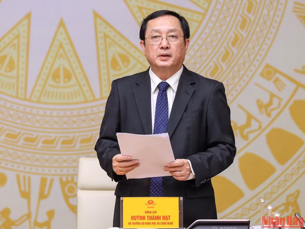 Bộ trưởng Khoa học và công nghệ Huỳnh Thành Đạt phát biểu tại hội nghị. Bộ trưởng Khoa học và công nghệ Huỳnh Thành Đạt phát biểu tại hội nghị.
