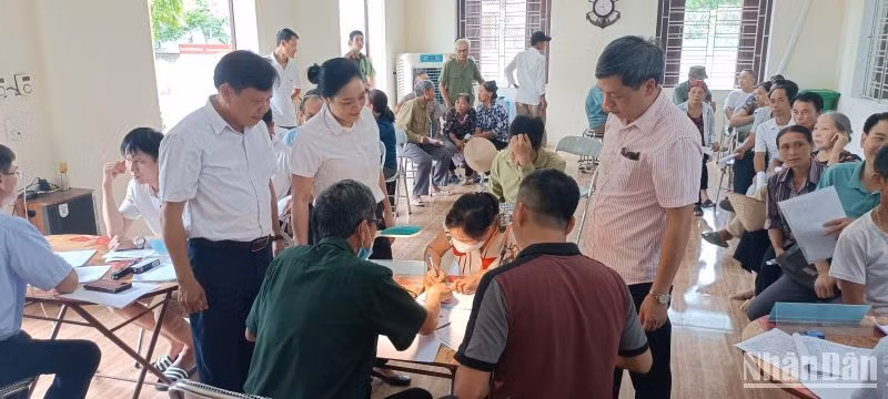 Một chủ trương đúng, hợp lòng dân và tháo gỡ "điểm nghẽn" bấy lâu nay tại địa bàn. Một chủ trương đúng, hợp lòng dân và tháo gỡ "điểm nghẽn" bấy lâu nay tại địa bàn.