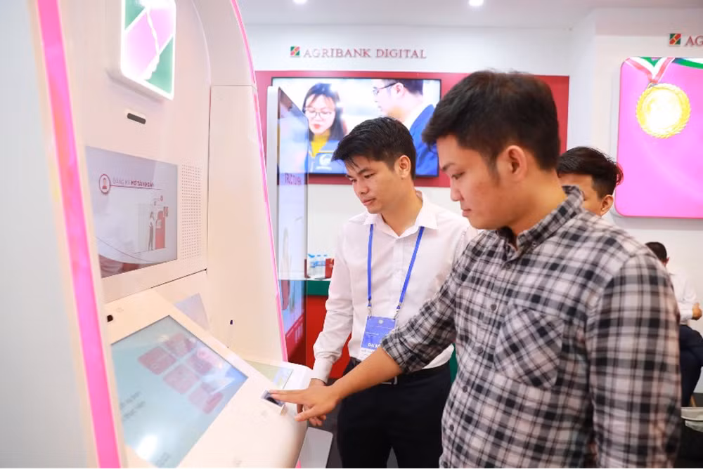 Agribank Digital - ngân hàng số hiện đại, dịch vụ tiện ích đáp ứng nhu cầu đa dạng của khách hàng từ thành thị tới nông thôn.