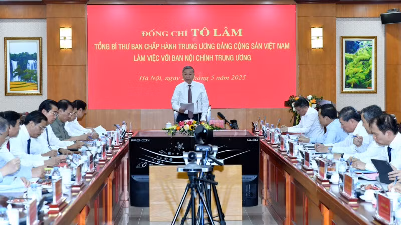 Tổng Bí thư Tô Lâm chủ trì buổi làm việc với Ban Nội chính Trung ương. (Ảnh: ĐĂNG KHOA)