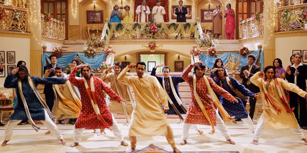 Du khách có thể chọn lựa nhiều tour khám phá và trải nghiệm phim trường Bollywood. Du khách có thể chọn lựa nhiều tour khám phá và trải nghiệm phim trường Bollywood.