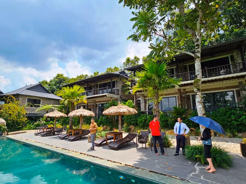 Một cơ sở dịch vụ du lịch ở Pù Luông, huyện Bá Thước, tỉnh Thanh Hóa. Một cơ sở dịch vụ du lịch ở Pù Luông, huyện Bá Thước, tỉnh Thanh Hóa.