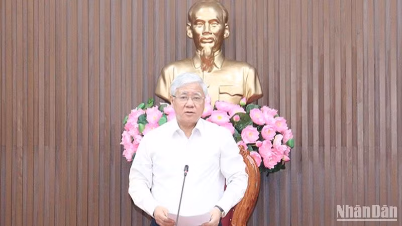 Đồng chí Đỗ Văn Chiến, Ủy viên Bộ Chính trị, Bí thư Trung ương Đảng, Chủ tịch Ủy ban Trung ương Mặt trận Tổ quốc Việt Nam phát biểu tại Hội nghị. 