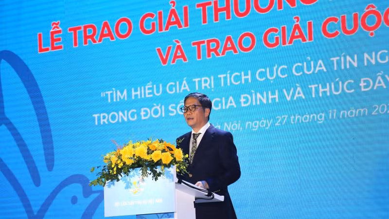 Đồng chí Trần Tuấn Anh, Ủy viên Bộ Chính trị, Trưởng Ban Kinh tế Trung ương phát biểu tại buổi lễ, Đồng chí Trần Tuấn Anh, Ủy viên Bộ Chính trị, Trưởng Ban Kinh tế Trung ương phát biểu tại buổi lễ,
