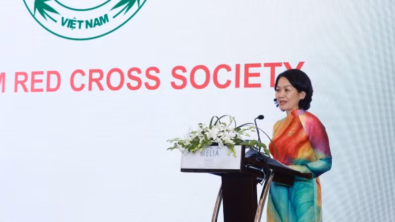 Chủ tịch Hội Chữ thập đỏ Việt Nam Bùi Thị Hòa phát biểu tại lễ bế mạc.