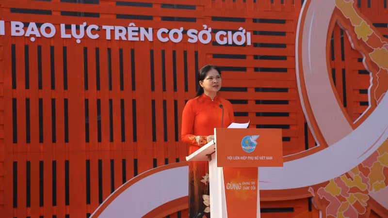 Chủ tịch Hội Liên hiệp Phụ nữ Việt Nam Hà Thị Nga phát biểu tại sự kiện. Chủ tịch Hội Liên hiệp Phụ nữ Việt Nam Hà Thị Nga phát biểu tại sự kiện.