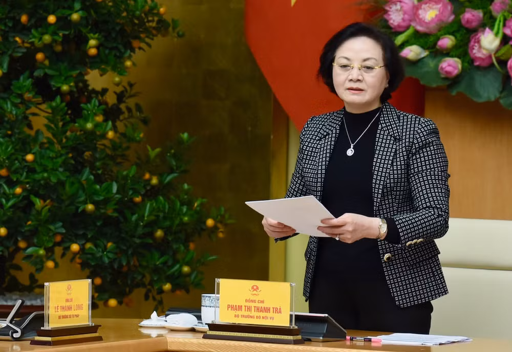 Bộ trưởng Nội vụ Phạm thị Thanh Trà phát biểu tại phiên họp.