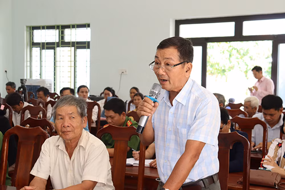Cử tri xã Phổ Cường, thị xã Đức Phổ nêu kiến nghị tại Hội nghị tiếp xúc cử tri.