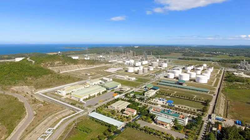 Công nghiệp vụ tiếp tục giữ vai trò chủ đạo, chiếm tỷ trọng lớn trong cơ cấu GRDP của tỉnh Quảng Ngãi.