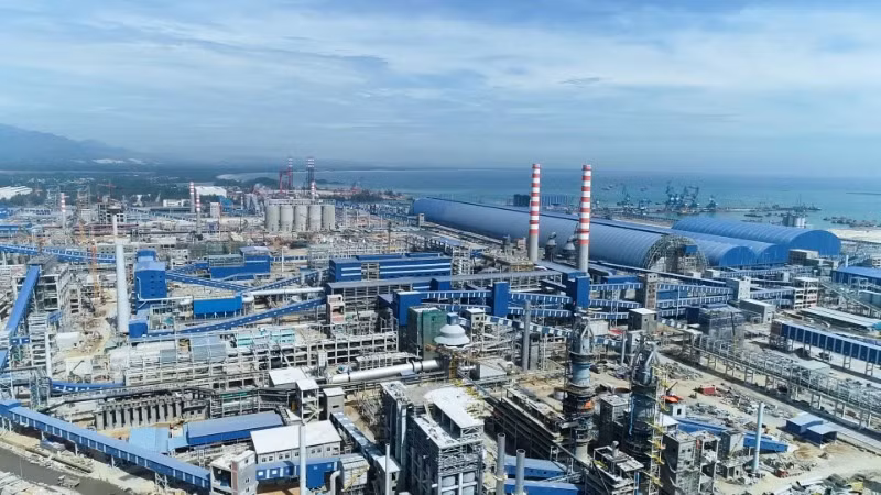 Các dự án của Tập đoàn Hòa Phát tại Khu kinh tế Dung Quất đóng góp lớn nguồn thu ngân sách cho tỉnh Quảng Ngãi, giải quyết việc làm cho 18 nghìn lao động, trong đó người Quảng Ngãi chiếm đa số. Các dự án của Tập đoàn Hòa Phát tại Khu kinh tế Dung Quất đóng góp lớn nguồn thu ngân sách cho tỉnh Quảng Ngãi, giải quyết việc làm cho 18 nghìn lao động, trong đó người Quảng Ngãi chiếm đa số.
