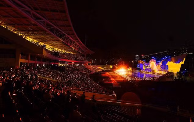 Ngày hội Văn hóa T&T-SHB 2025 với quy mô hơn 15.000 người, đại diện cho 80.000 cán bộ công nhân viên trong hệ thống T&T Group-SHB. Ngày hội Văn hóa T&T-SHB 2025 với quy mô hơn 15.000 người, đại diện cho 80.000 cán bộ công nhân viên trong hệ thống T&T Group-SHB.