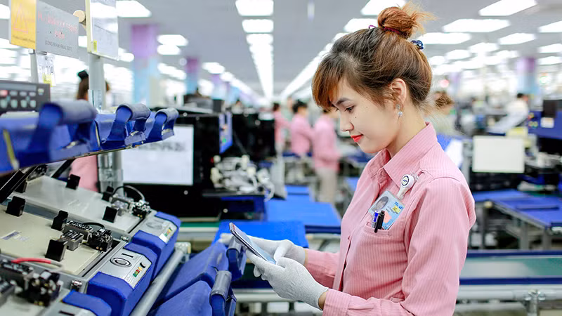 Sản xuất sản phẩm điện tử tại Công ty TNHH Samsung Electronics Việt Nam, Thái Nguyên. (Ảnh VIẾT CHUNG)