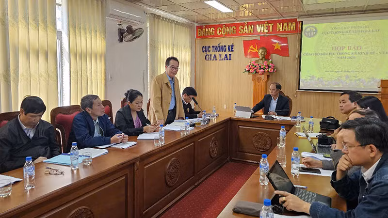 Đại biểu tham gia ý kiến. Đại biểu tham gia ý kiến.