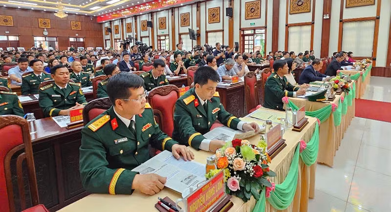Các đại biểu dự lễ kỷ niệm. Các đại biểu dự lễ kỷ niệm.