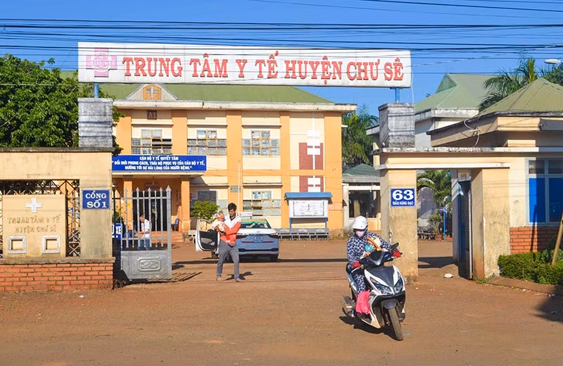 Trung tâm y tế huyện Chư Sê nơi xảy ra vụ việc.