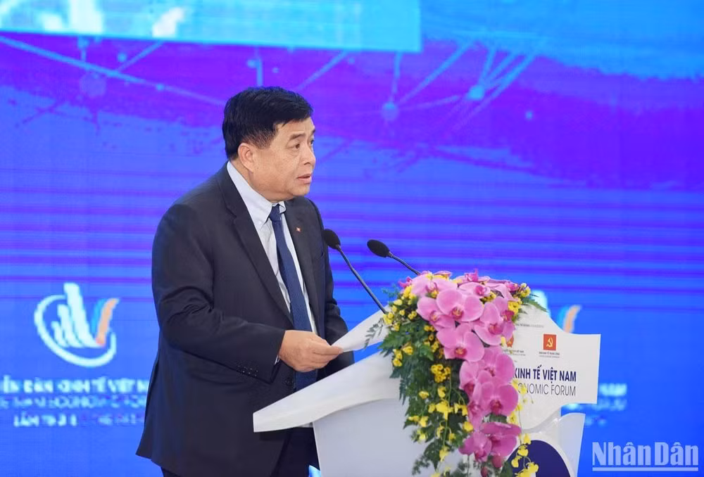 Bộ trưởng Kế hoạch đầu tư Nguyễn Chí Dũng phát biểu tại Diễn đàn.