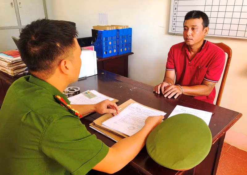 Đối tượng Lê Văn Nhí tại Cơ quan Cảnh sát điều tra Công an tỉnh Đắk Nông.