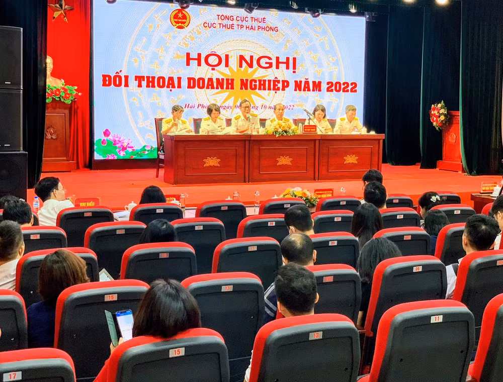 Quang cảnh hội nghị đối thoại với doanh nghiệp của Cục Thuế Hải Phòng.