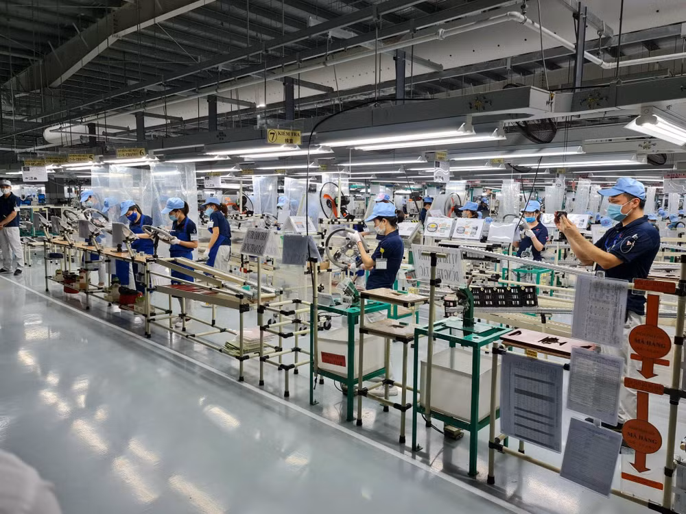 Công ty Toyada Gosei (Nhật Bản) chuyên sản xuất vô-lăng ô-tô, đang thu hút hơn 1.000 lao động làm việc tại khu công nghiệp Tiền Hải (Thái Bình). Công ty Toyada Gosei (Nhật Bản) chuyên sản xuất vô-lăng ô-tô, đang thu hút hơn 1.000 lao động làm việc tại khu công nghiệp Tiền Hải (Thái Bình).