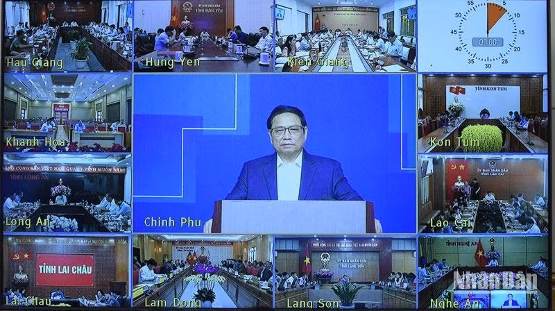 Hội nghị diễn ra dưới hình thức trực tiếp tại điểm cầu Hà Nội và trực tuyến đến 63 tỉnh, thành phố trong cả nước.