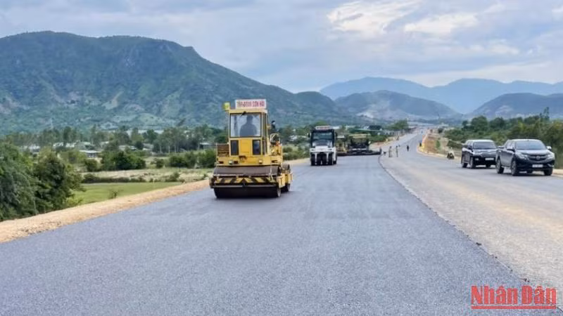 Tập đoàn Sơn Hải thi công dự án cao tốc bắc-nam đoạn Nha Trang-Cam lâm, tỉnh Khánh Hòa.