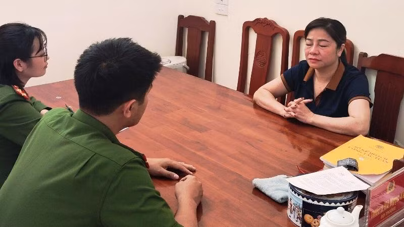 Đối tượng Trần Thị Anh tại cơ quan công an.