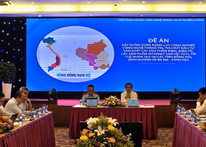 Lãnh đạo Bộ Thông tin và Truyền thông và lãnh đạo Sở Thông tin và Truyền thông Bà Rịa-Vũng Tàu chủ trì Hội thảo. Lãnh đạo Bộ Thông tin và Truyền thông và lãnh đạo Sở Thông tin và Truyền thông Bà Rịa-Vũng Tàu chủ trì Hội thảo.