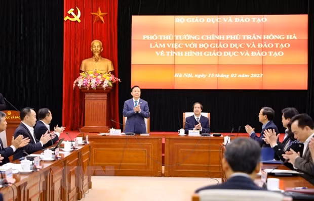 Phó Thủ tướng Trần Hồng Hà làm việc với Bộ Giáo dục và Đào tạo. (Ảnh: TTXVN)