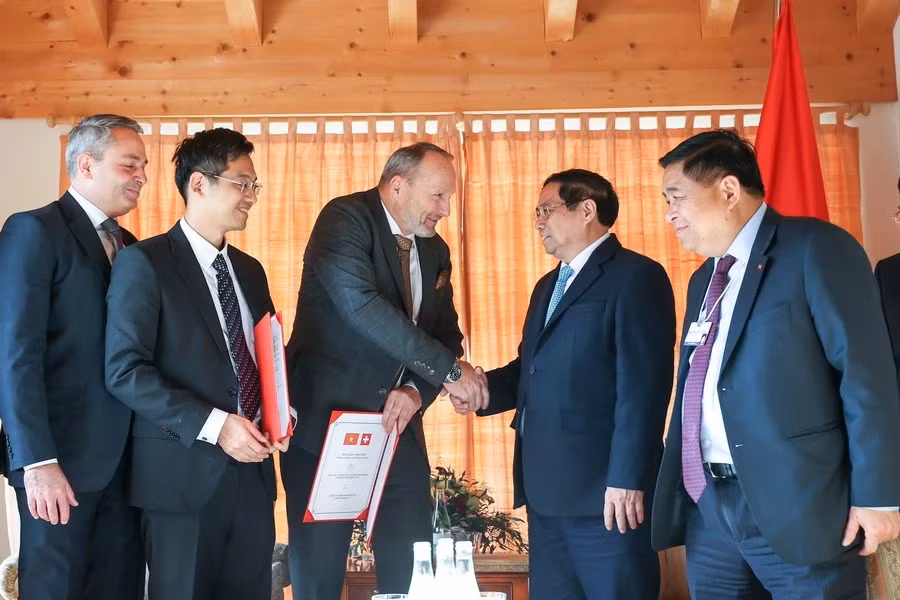 Thủ tướng Phạm Minh Chính tiếp ông Marcus Bard, Chủ tịch Tập đoàn staBOO. (Ảnh: Dương Giang/TTXVN) Thủ tướng Phạm Minh Chính tiếp ông Marcus Bard, Chủ tịch Tập đoàn staBOO. (Ảnh: Dương Giang/TTXVN)